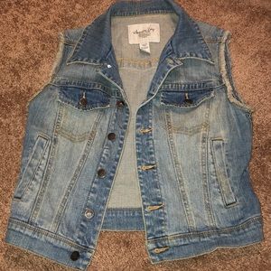 Jean sleeveless jacket size S